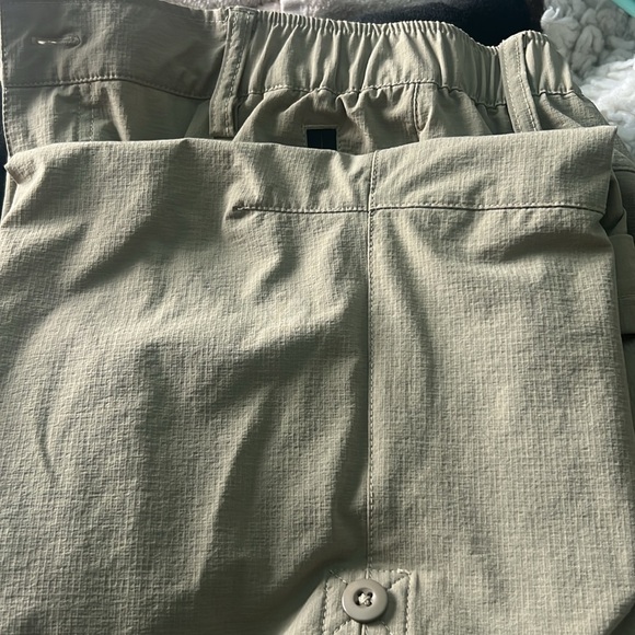 Women's Versatile Tan Cargo Hiking convertible pants - Picture 7 of 7